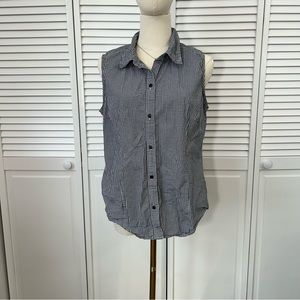 SOLD💗 St. John's Bay Black and White Gingham Print Sleeveless Button Down Tank